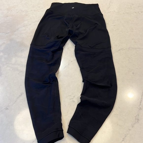 Lululemon Sheer Will High-Rise Tight 28" *Camo
Black Size 8 - Picture 10 of 13